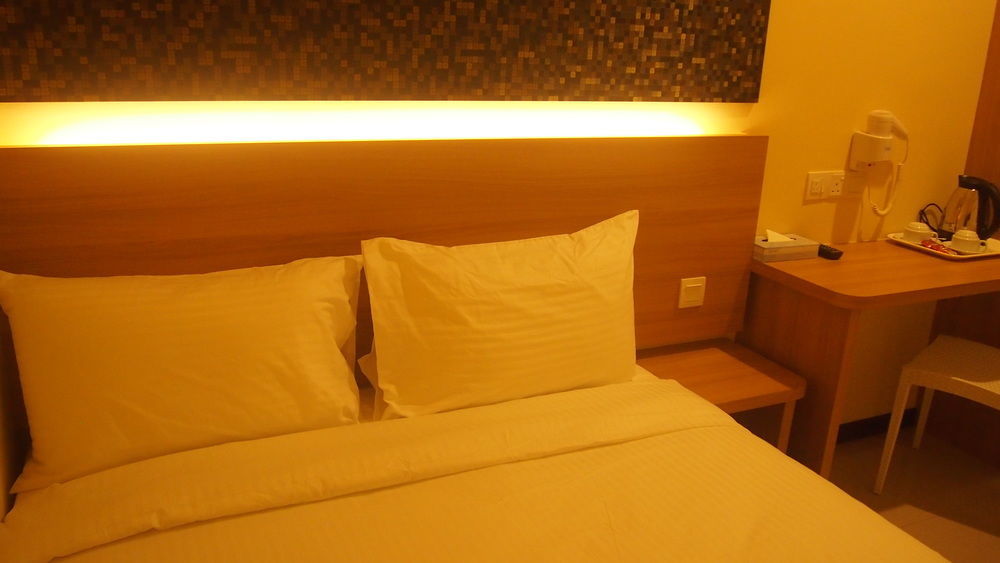 118 Hotel Macalister George Town Exterior photo