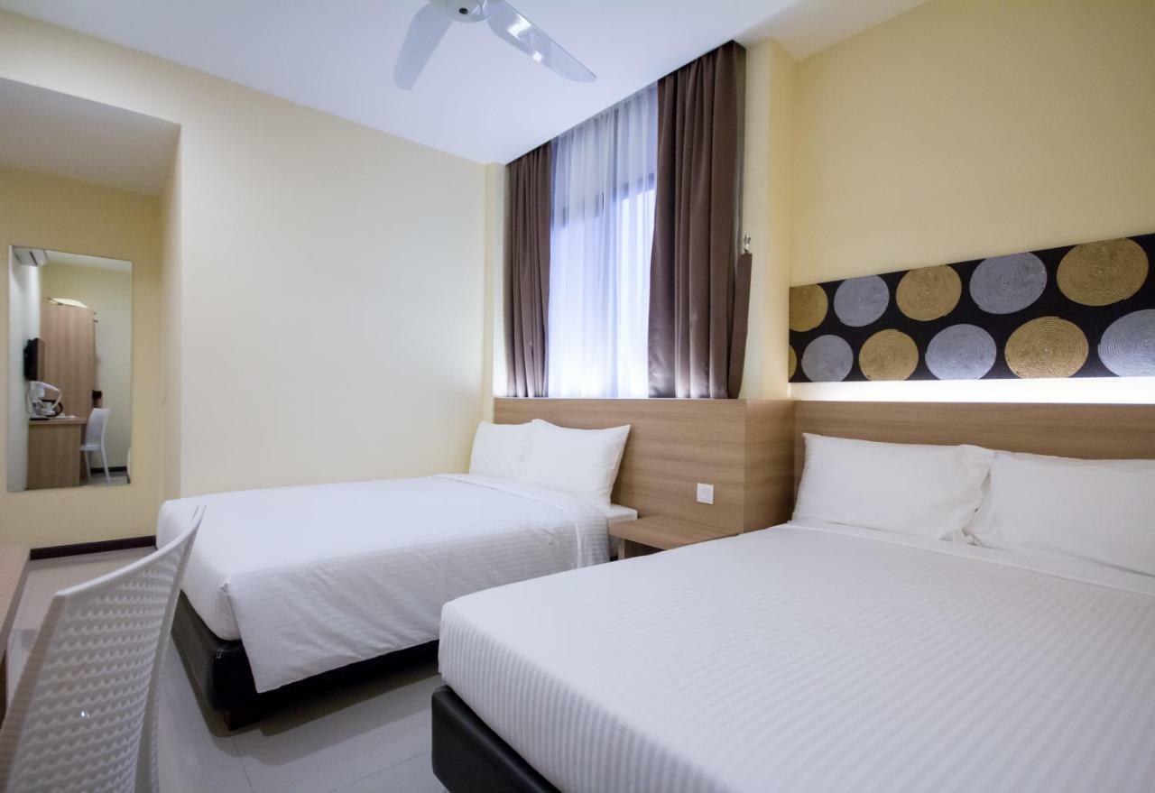 118 Hotel Macalister George Town Exterior photo